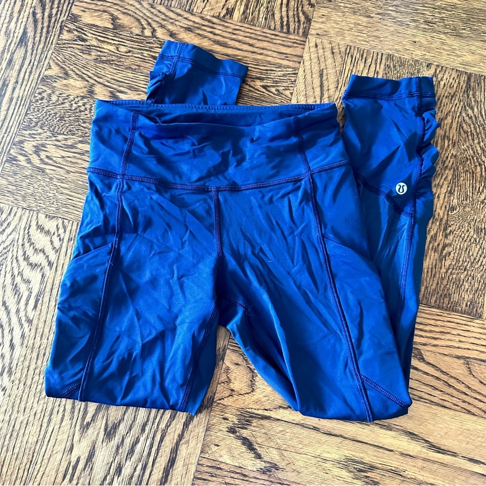 Lululemon Leggings with Fun Detail Size 2 Navy Blue